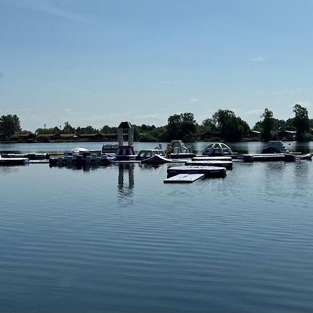 Fable Lodge Tattershall Lakes - Luxury Lakeside Lodge With Hot Tub Ngoại thất bức ảnh