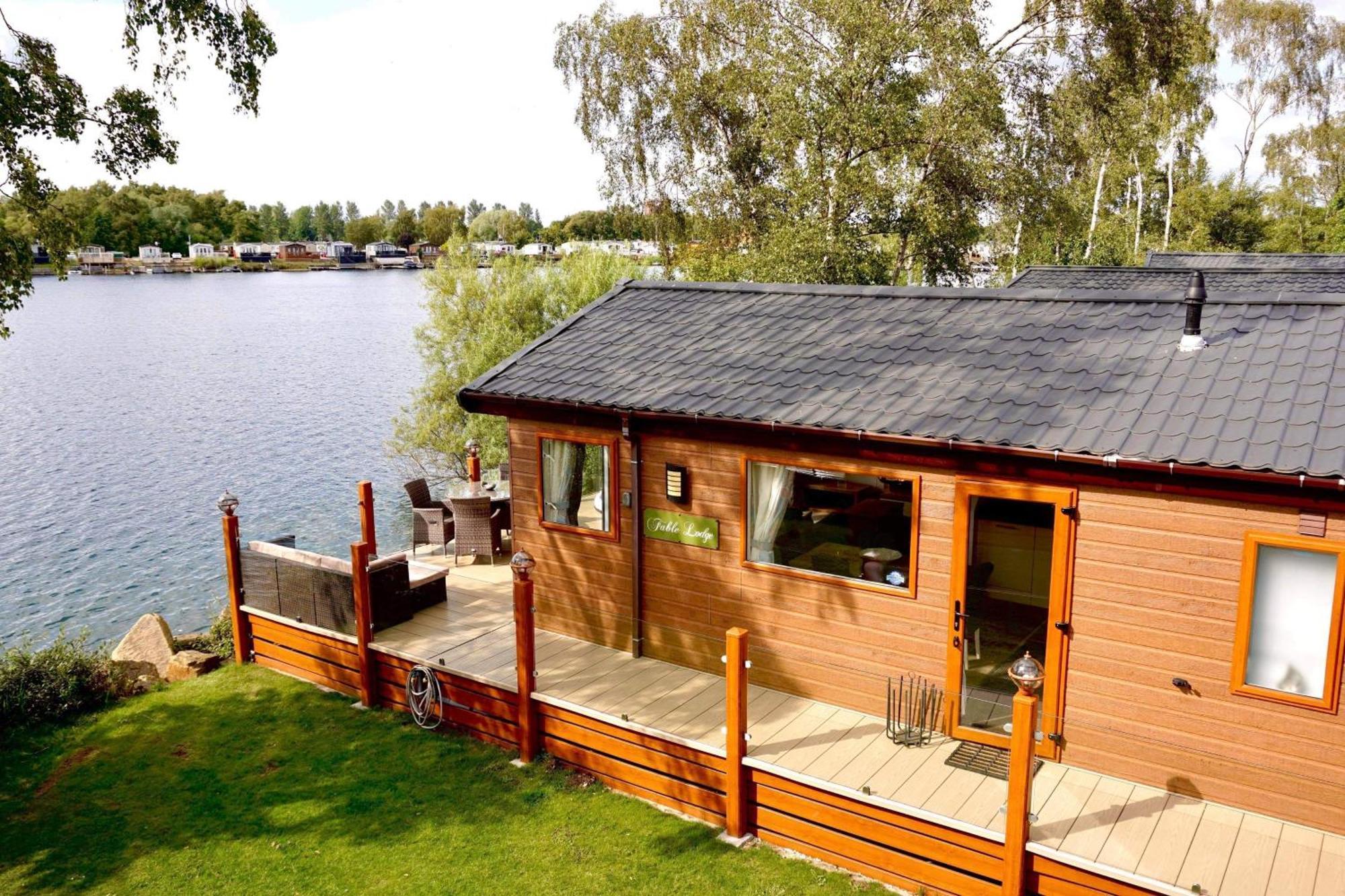 Fable Lodge Tattershall Lakes - Luxury Lakeside Lodge With Hot Tub Ngoại thất bức ảnh
