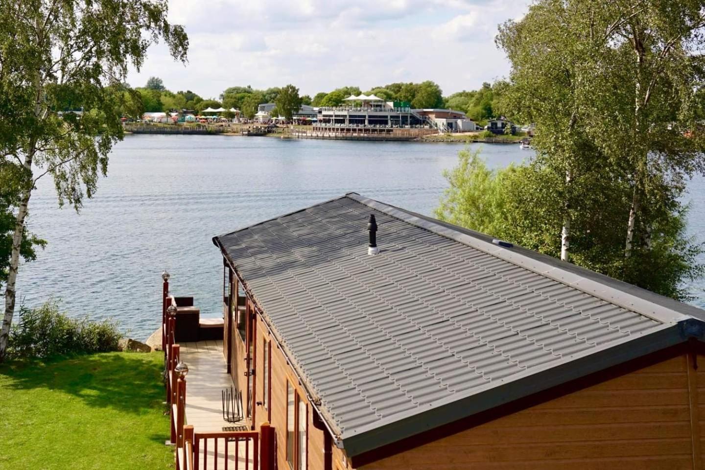 Fable Lodge Tattershall Lakes - Luxury Lakeside Lodge With Hot Tub Ngoại thất bức ảnh