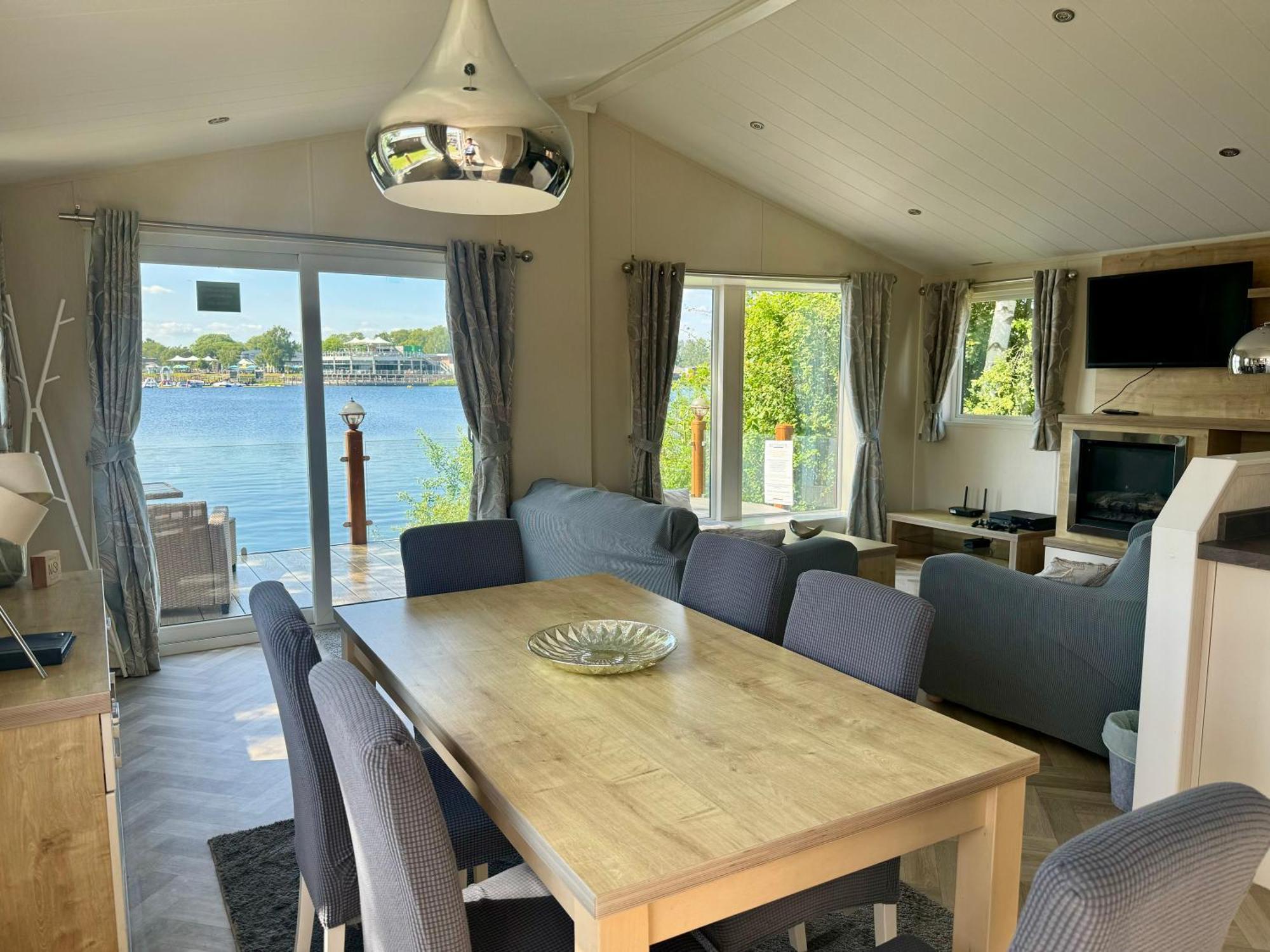 Fable Lodge Tattershall Lakes - Luxury Lakeside Lodge With Hot Tub Ngoại thất bức ảnh
